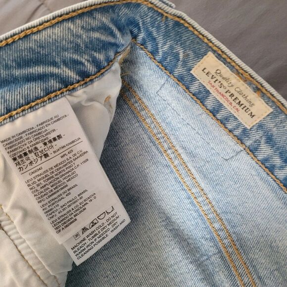 Levis Premium 501 Skinny Jeans Womens 30x28 Medium Wash Blue Button Fly Denim - Picture 4 of 11
